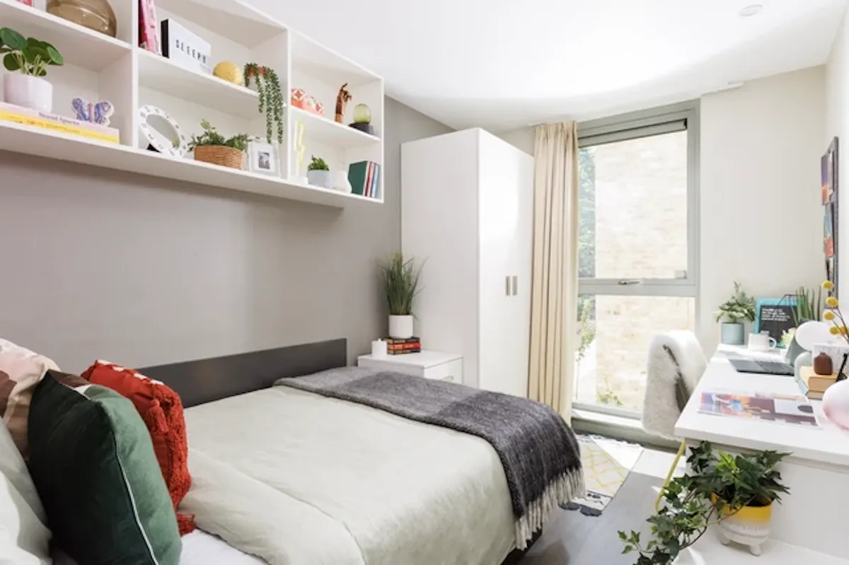 Ensuite Large High Double ROOM