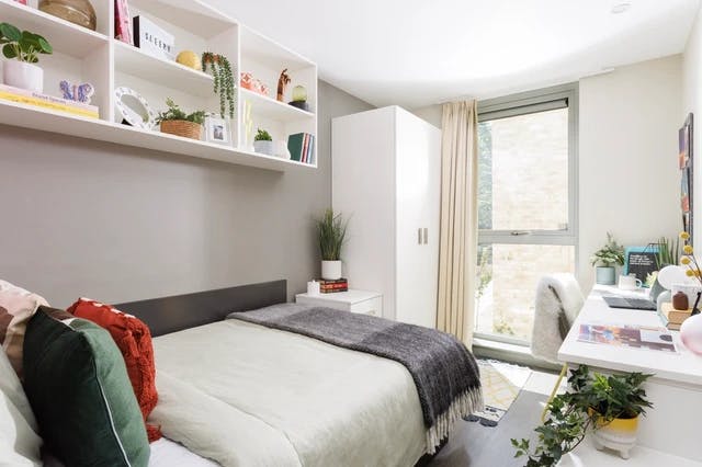 old-printworks-edinburgh-Ensuite Large Standard Double