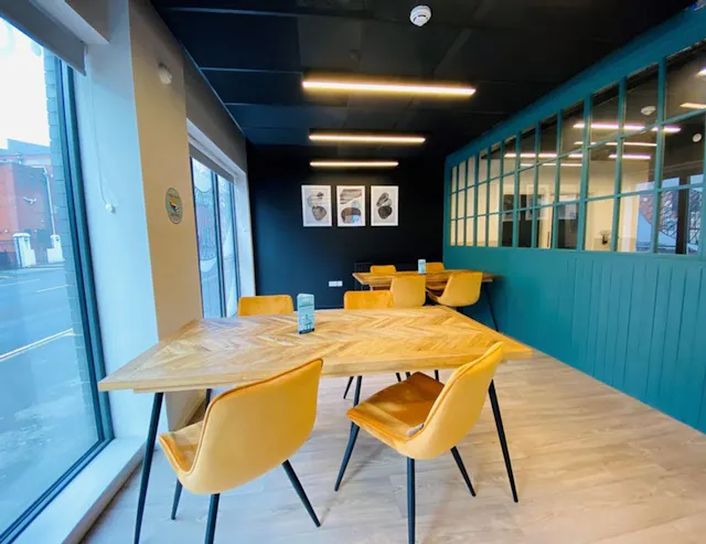 Studio-Bronze room image 1