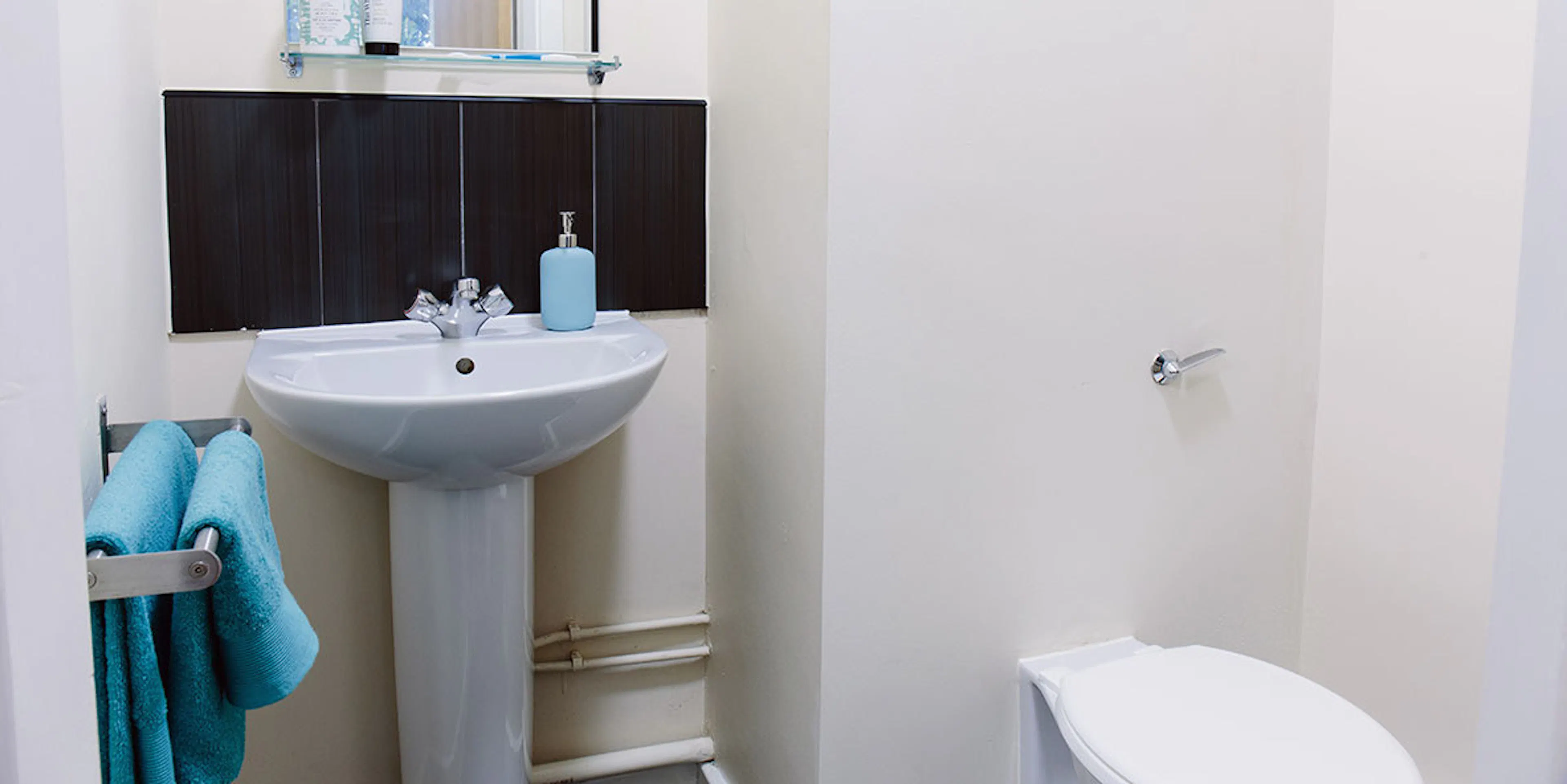 BATHROOM BATHROOM 3