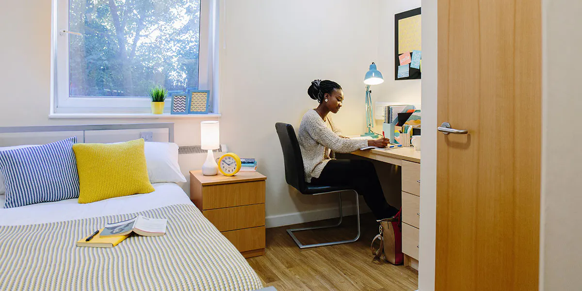 ROOM ROOM