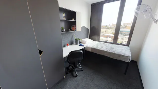 Lincoln Premier Ensuite room image 1