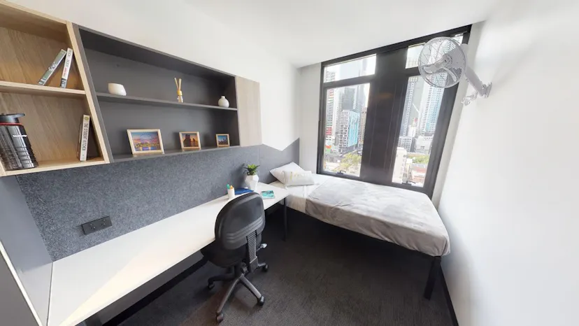 Property video thumbnail 3