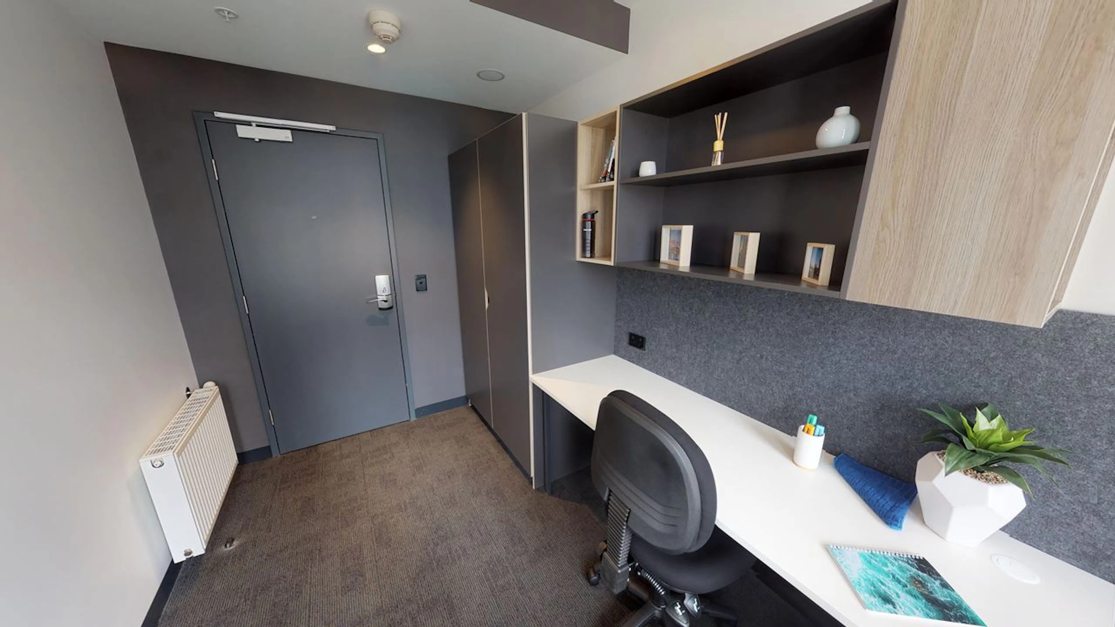 Lincoln Single - Standard ROOM 1