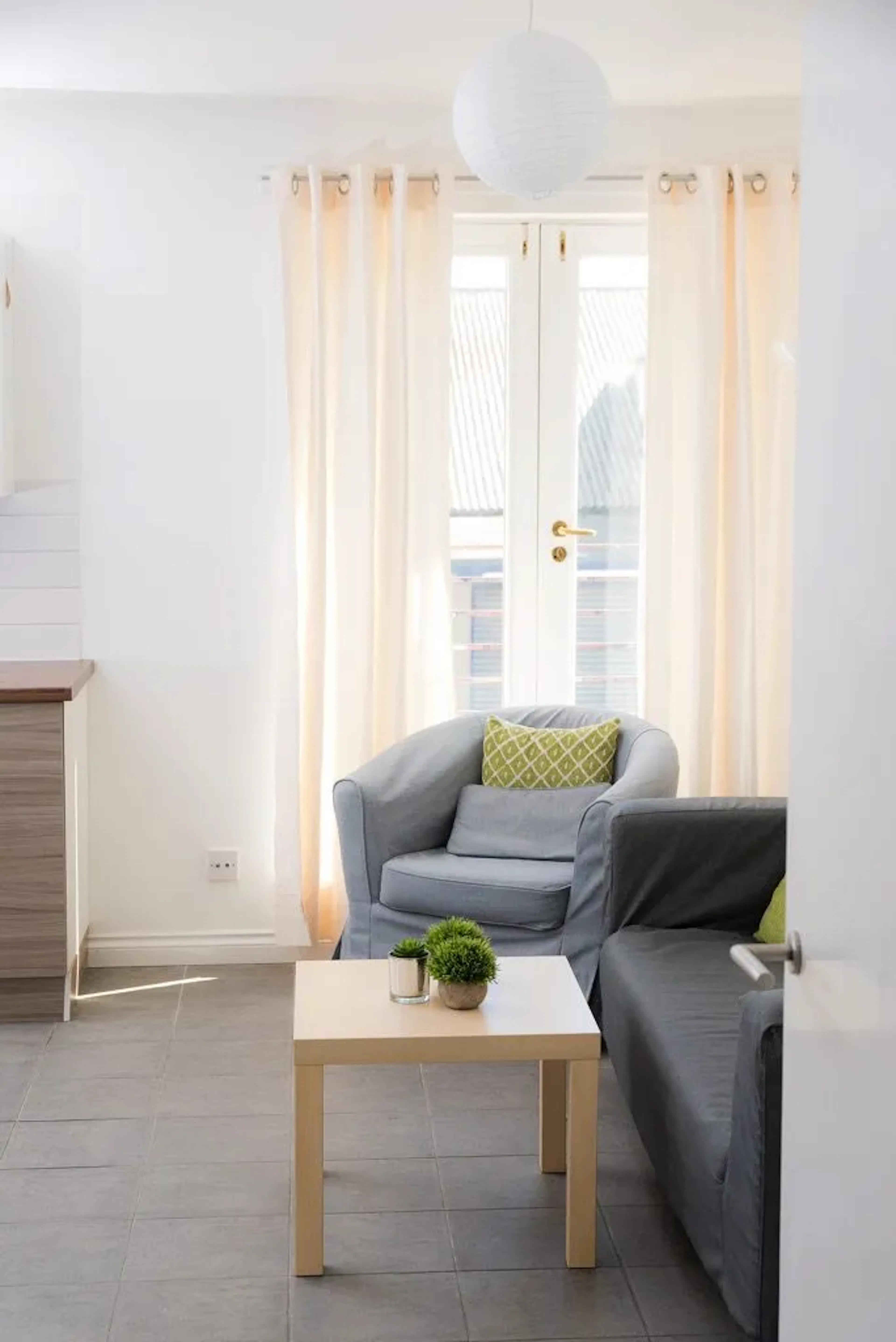 ROOM ROOM 1