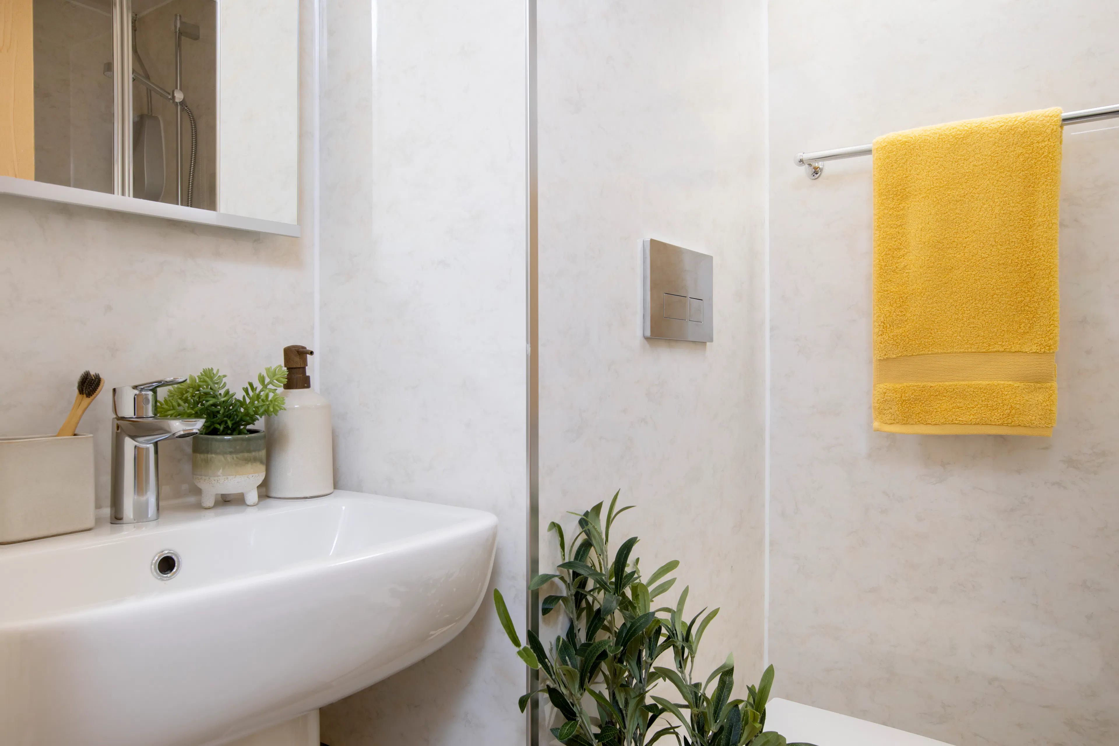 Studio Small High Double BATHROOM 2