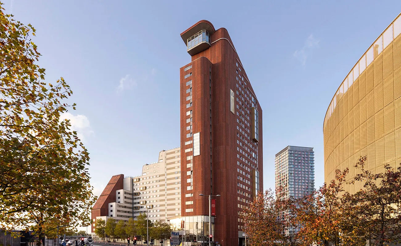 BUILDING