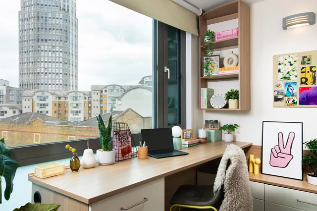 Studio Large High Double room image 2