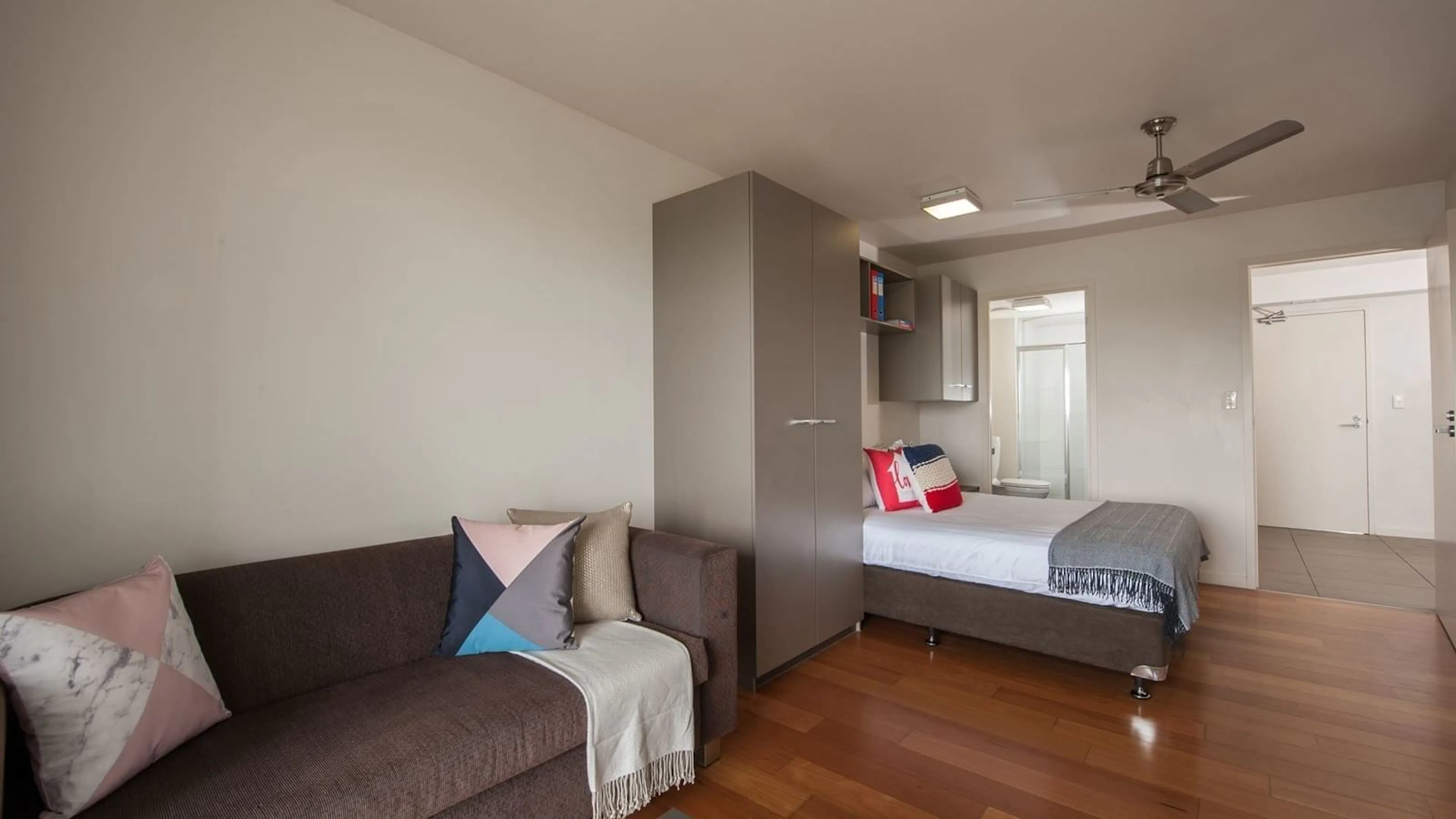ROOM ROOM 2