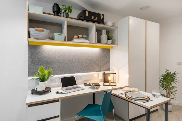 Luxe Studio room image 2