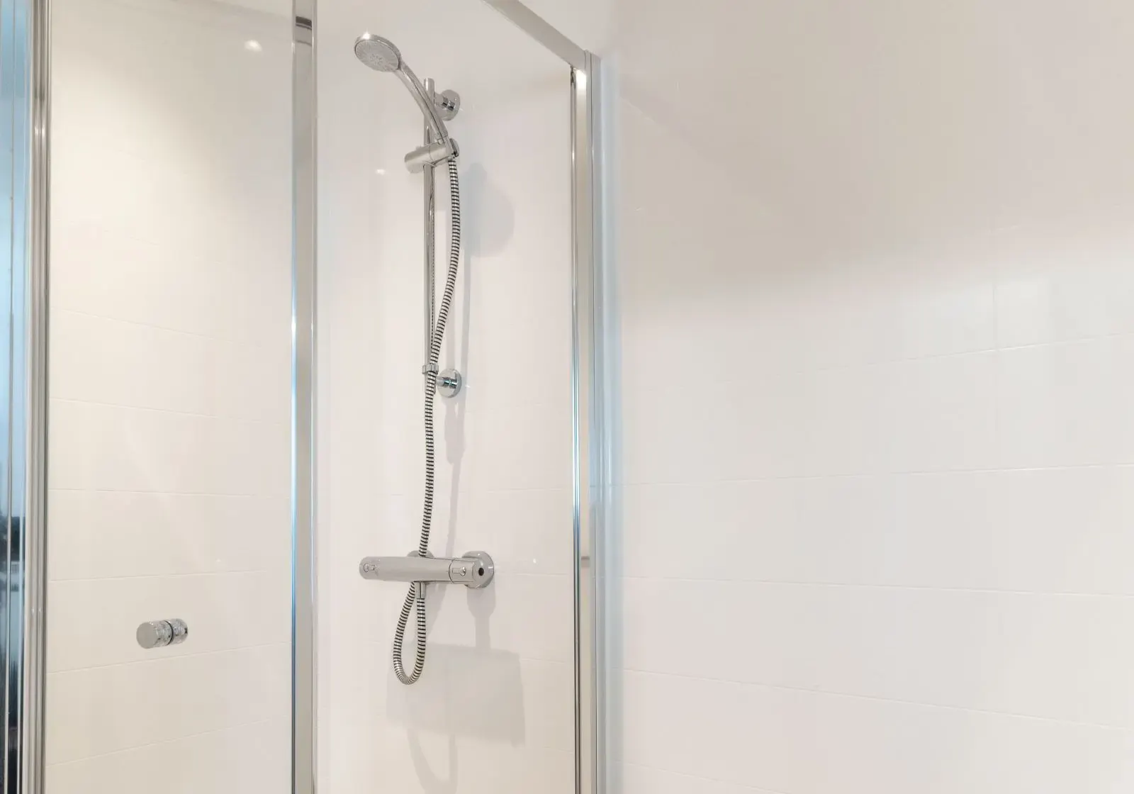 Silver En Suite