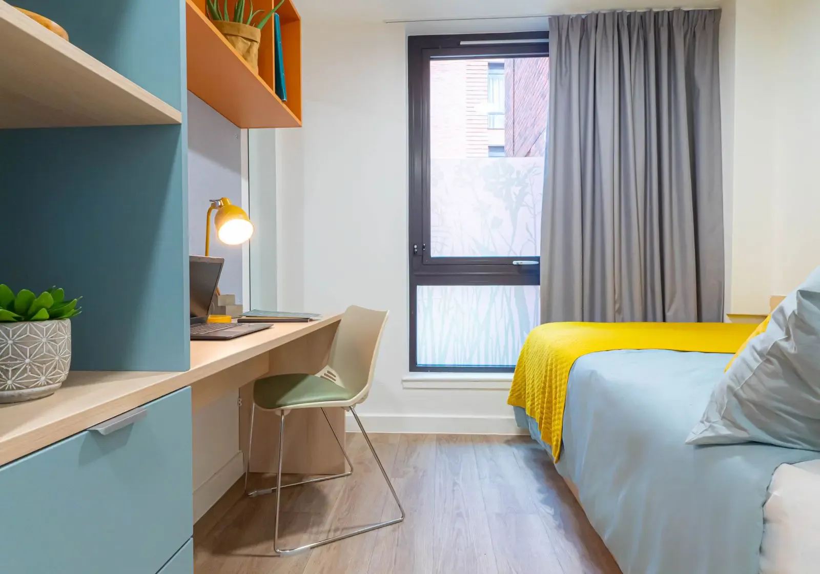 Silver En Suite