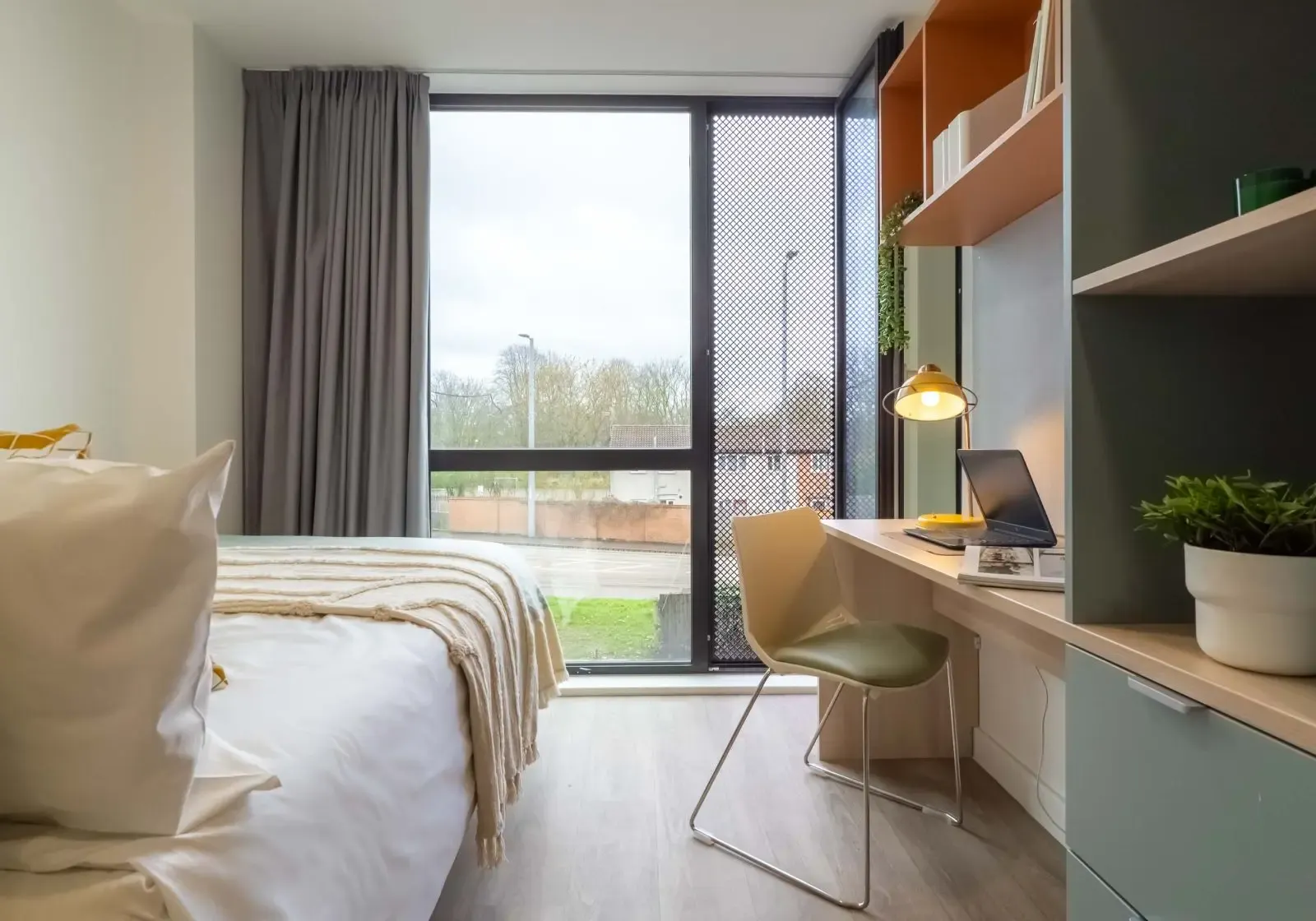 Bronze En Suite