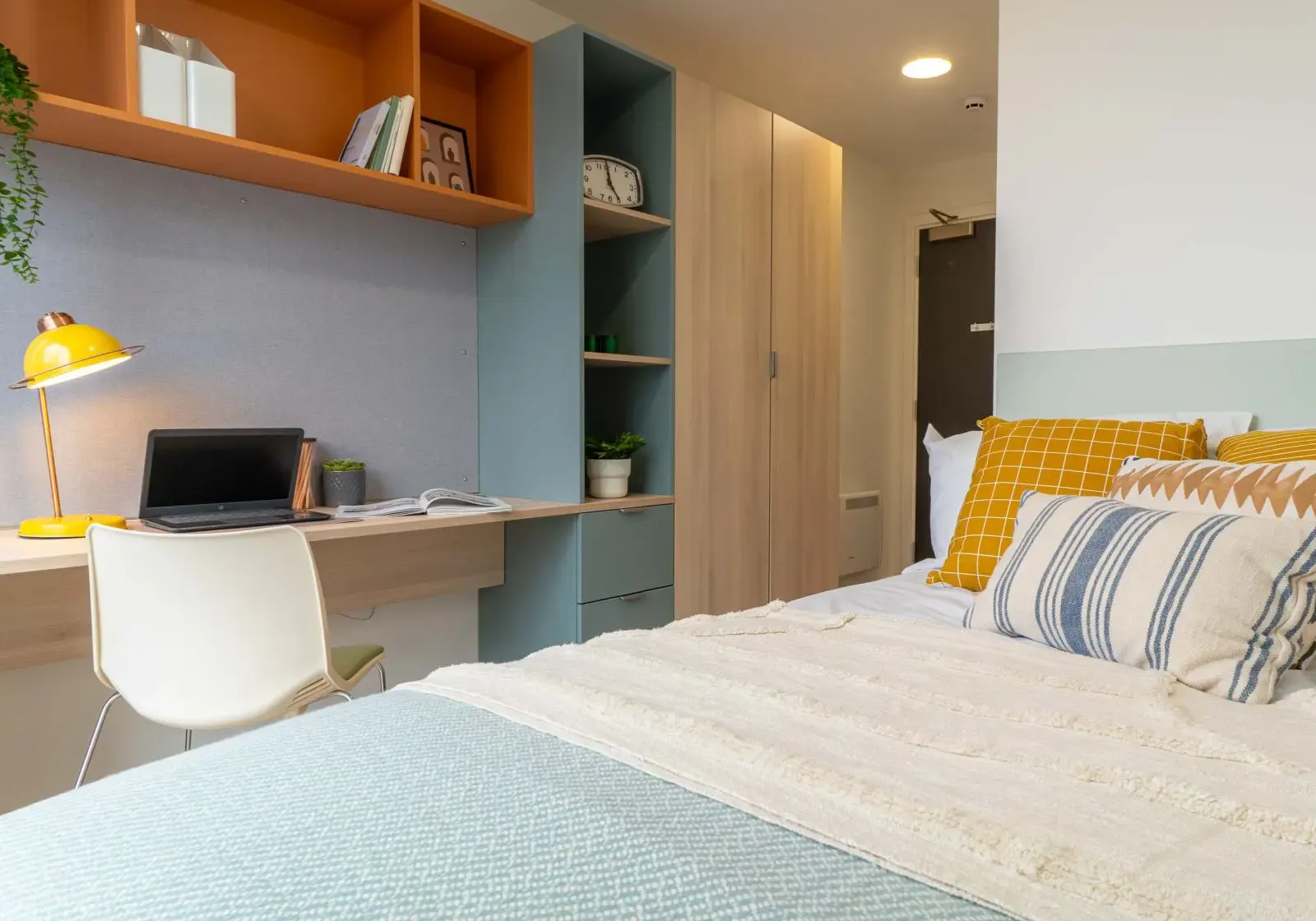 Bronze En Suite