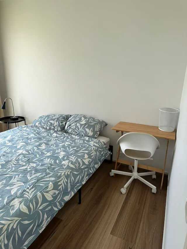 Room 2 (Non-ensuite) room image 2