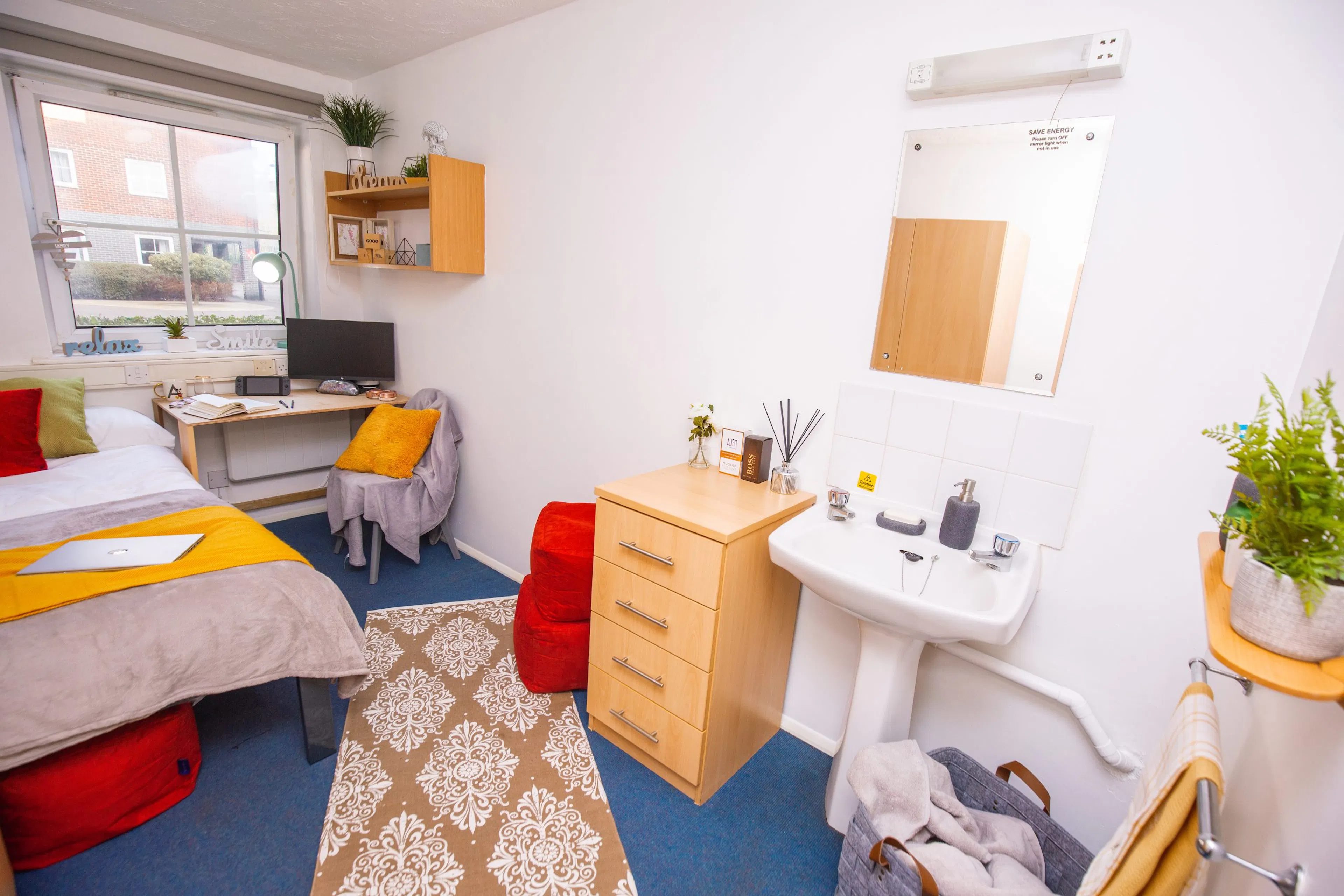 ROOM ROOM 2