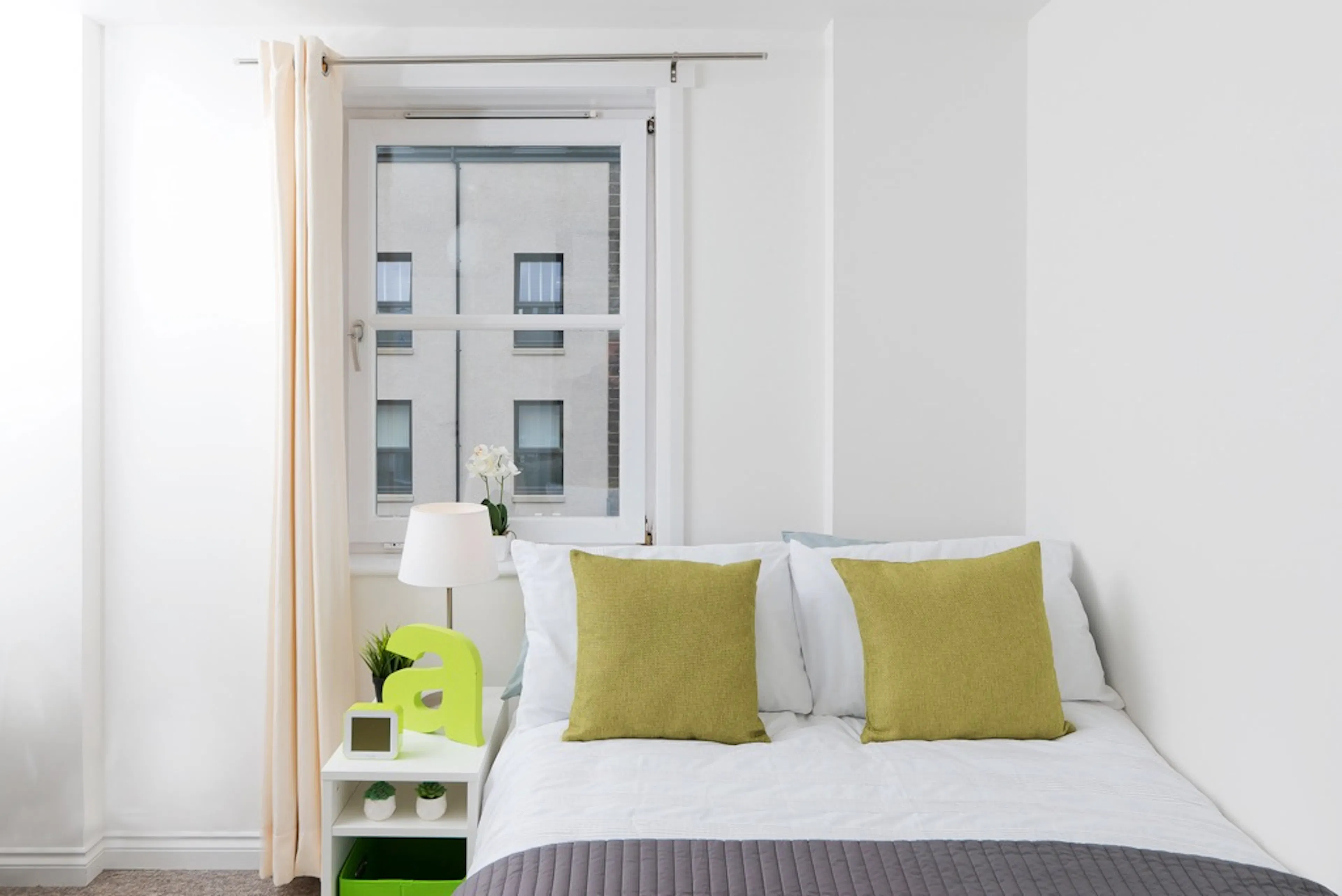 ROOM ROOM 1