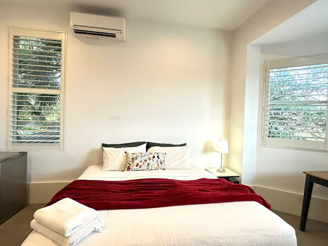 Twin Beds Or King Bed room image 2