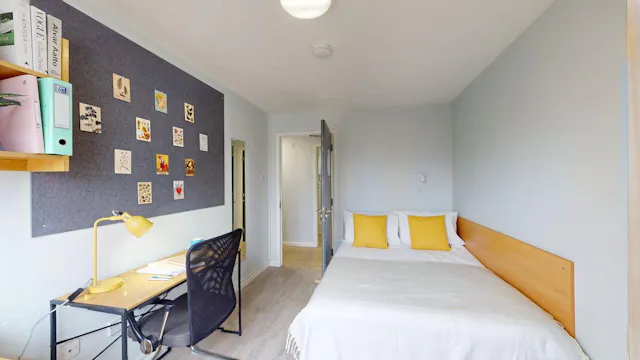 Bronze Room room image 1