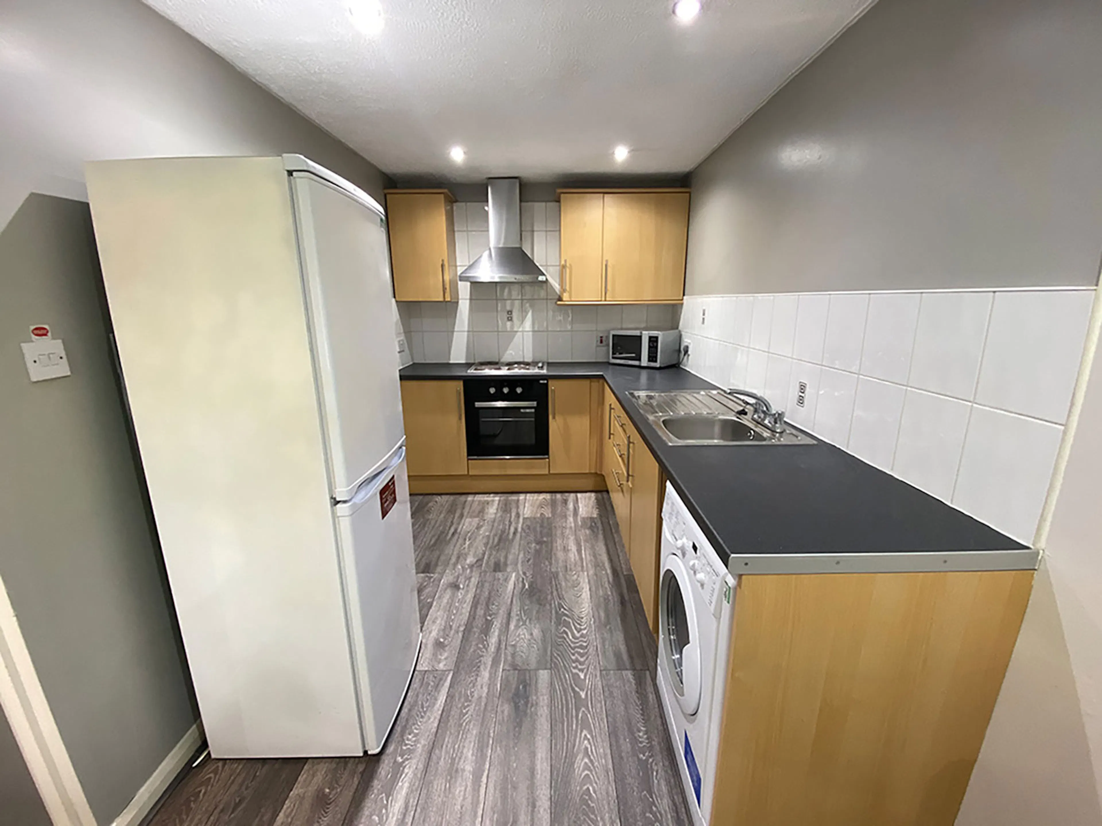 2 Bed Apartment - Shared Bathroom KITCHEN 2