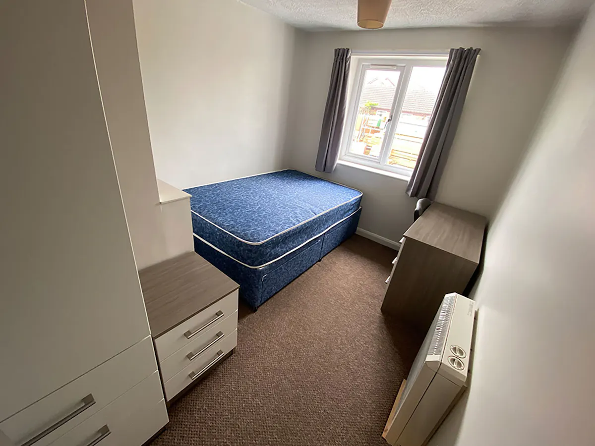 2 Bed Apartment - Shared Bathroom ROOM