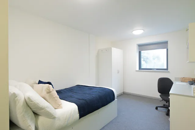 Premium Ensuite Marshall Court room image 2