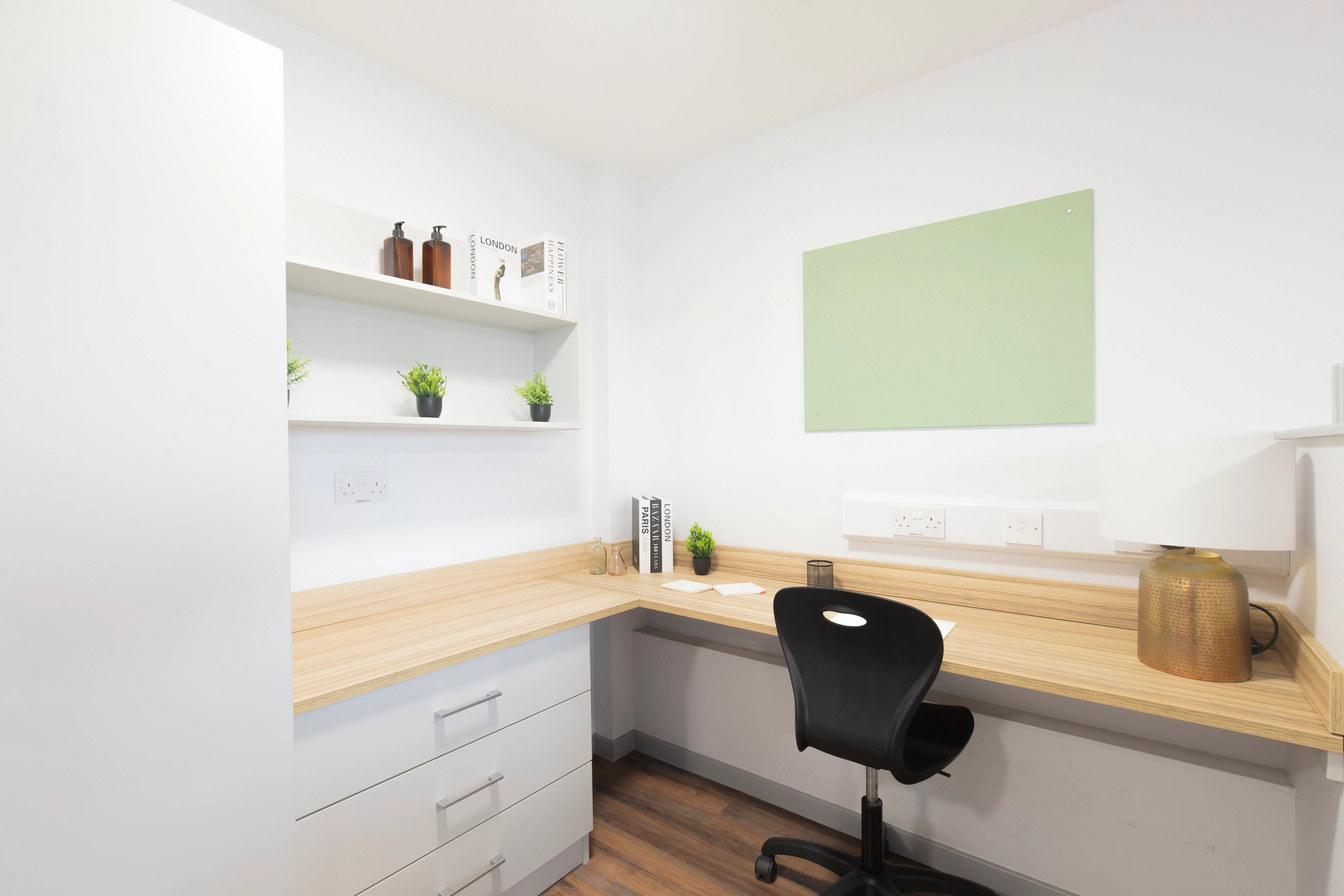 Premium Studio Marshall Court
