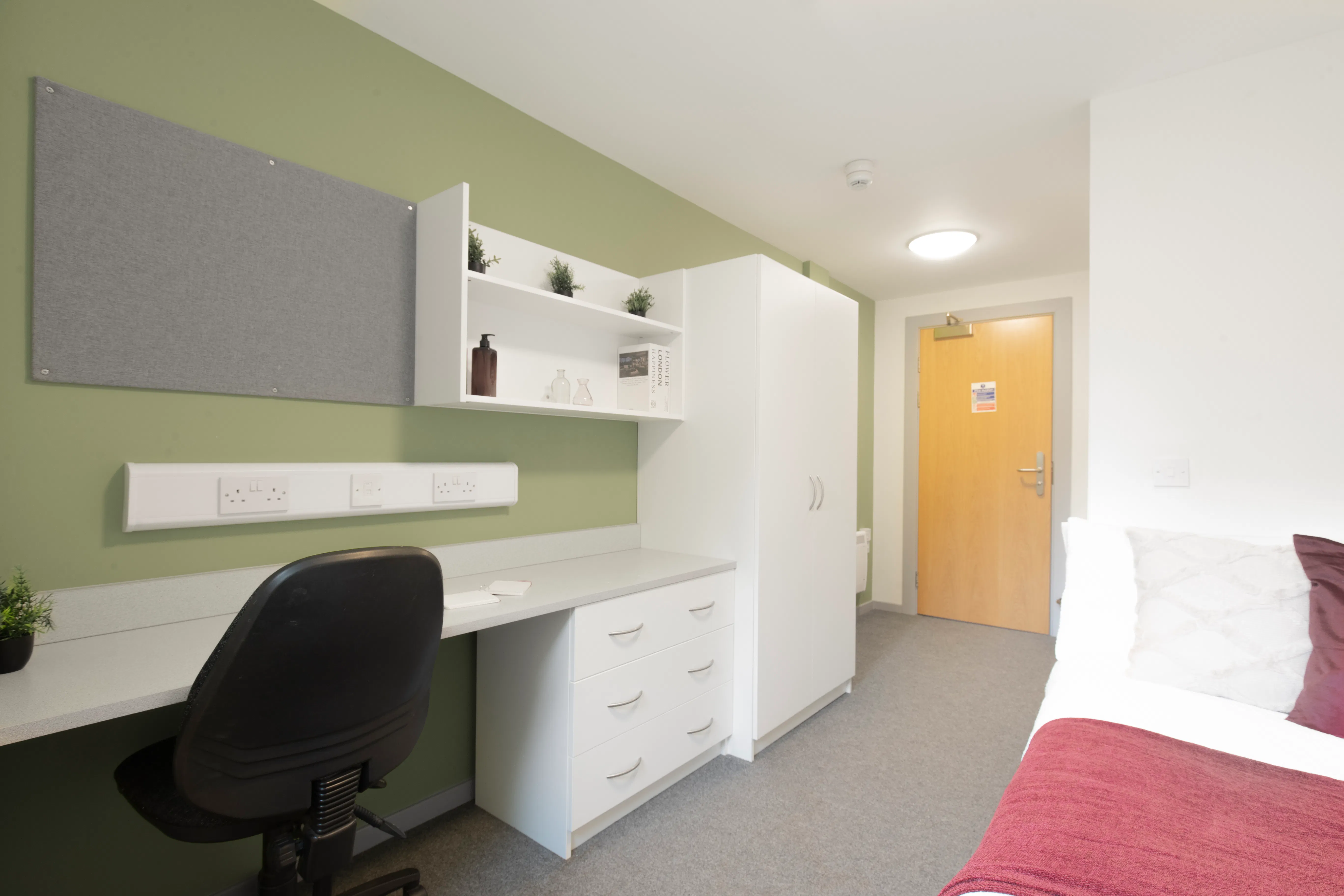 Standard Plus Ensuite Marshall Court