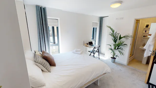 Master En-Suite B room image 1