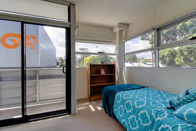 Medium 1 Bedroom room image 1