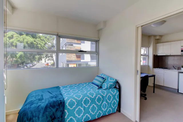 Medium 1 Bedroom room image 2