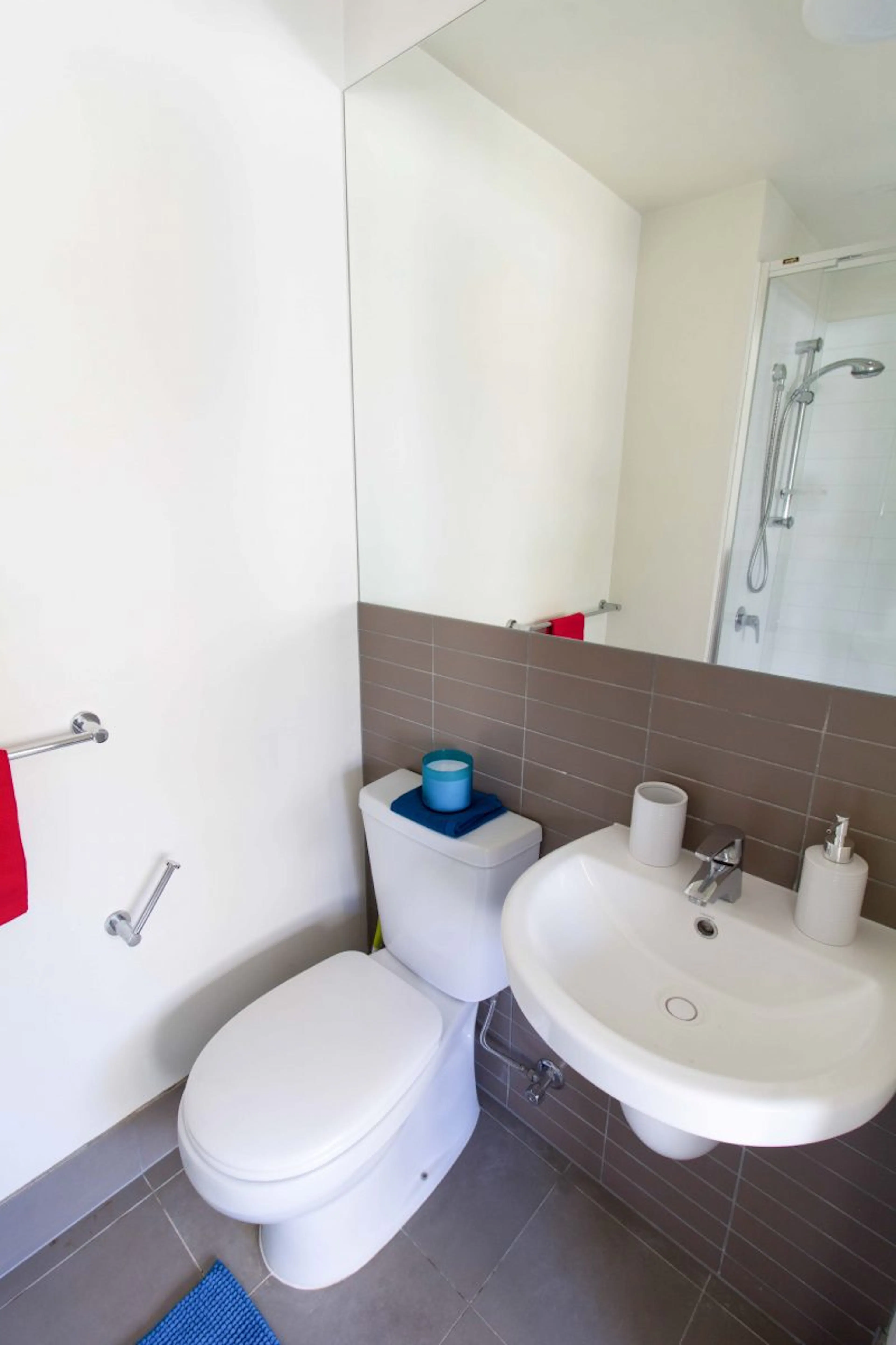 Medium 1 Bedroom BATHROOM 3