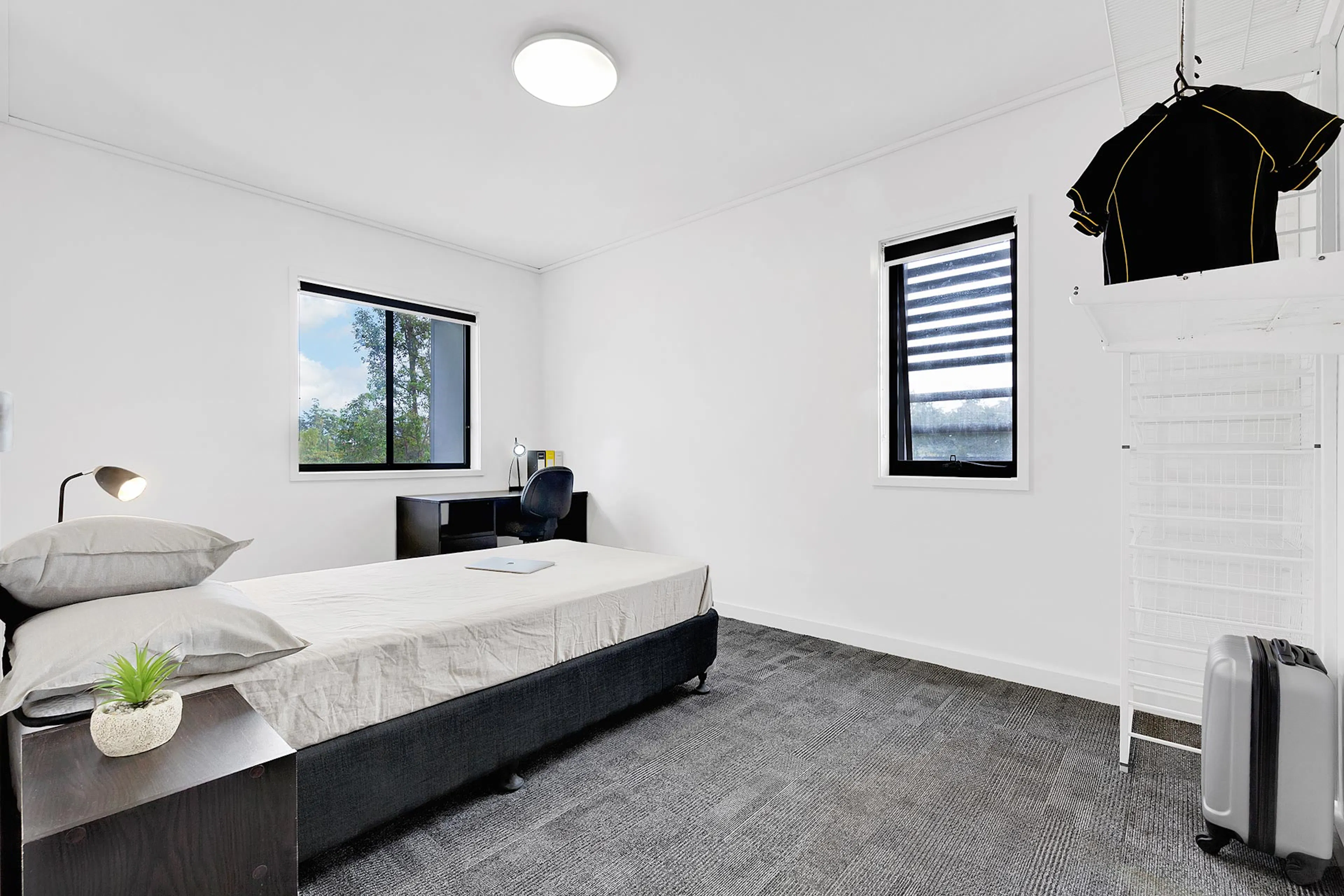 Medium Room ROOM 4