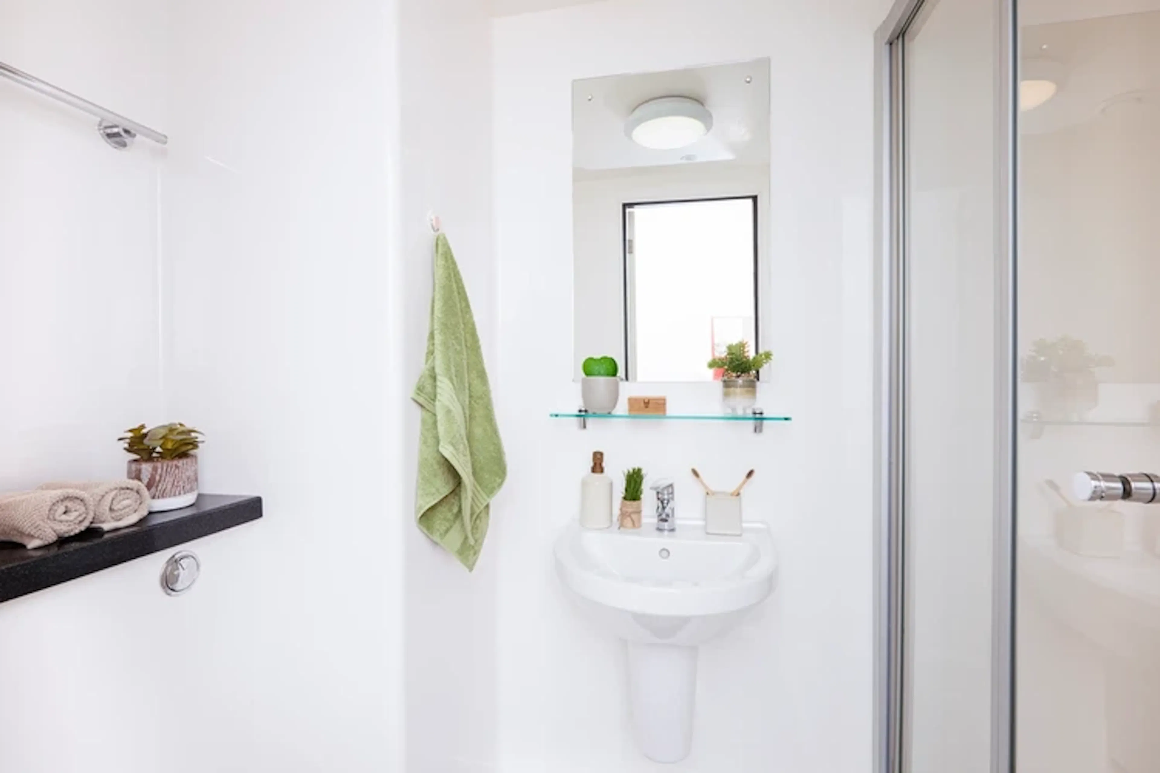Medium Standard Double Studio BATHROOM 3