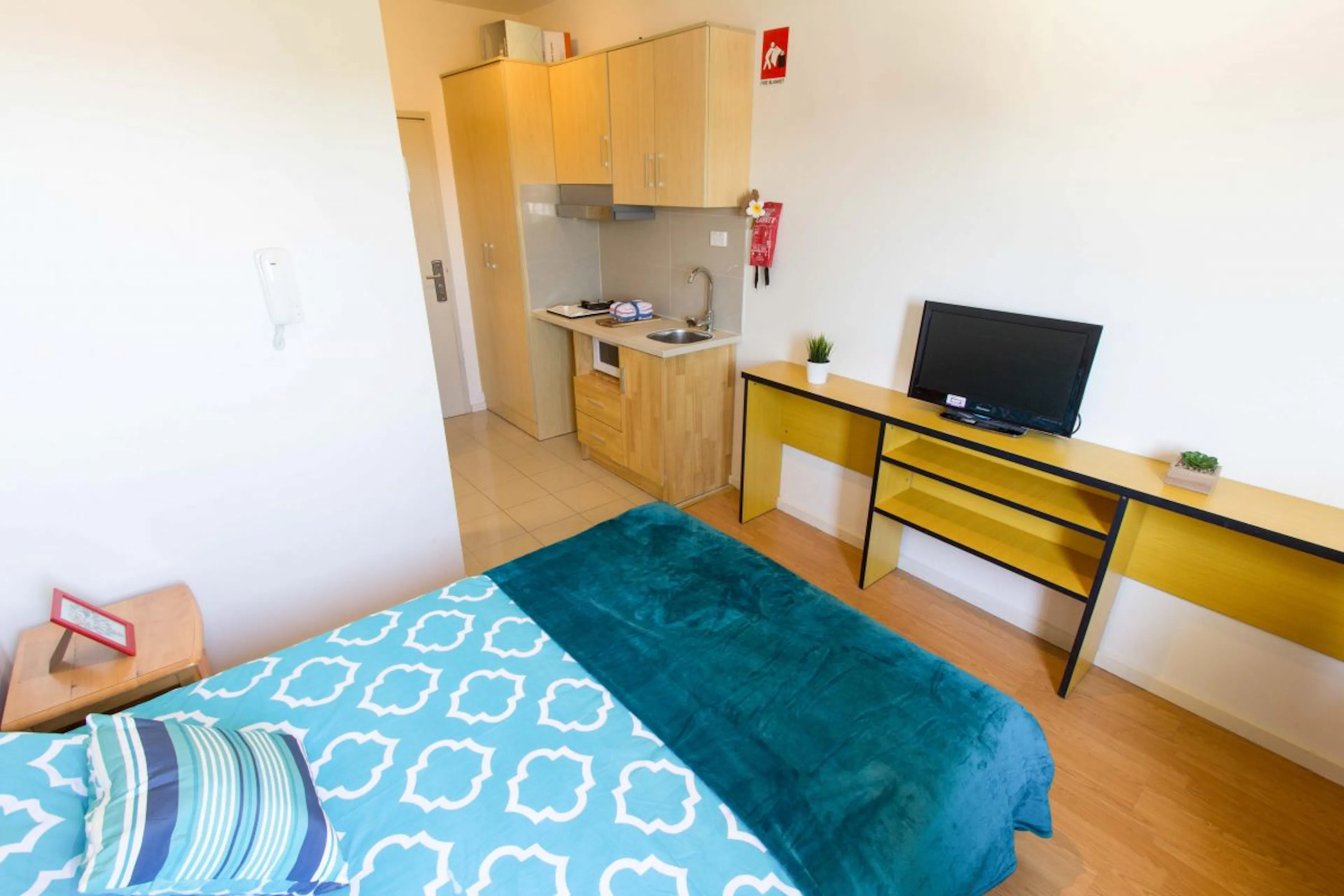 Medium Studio ROOM 2