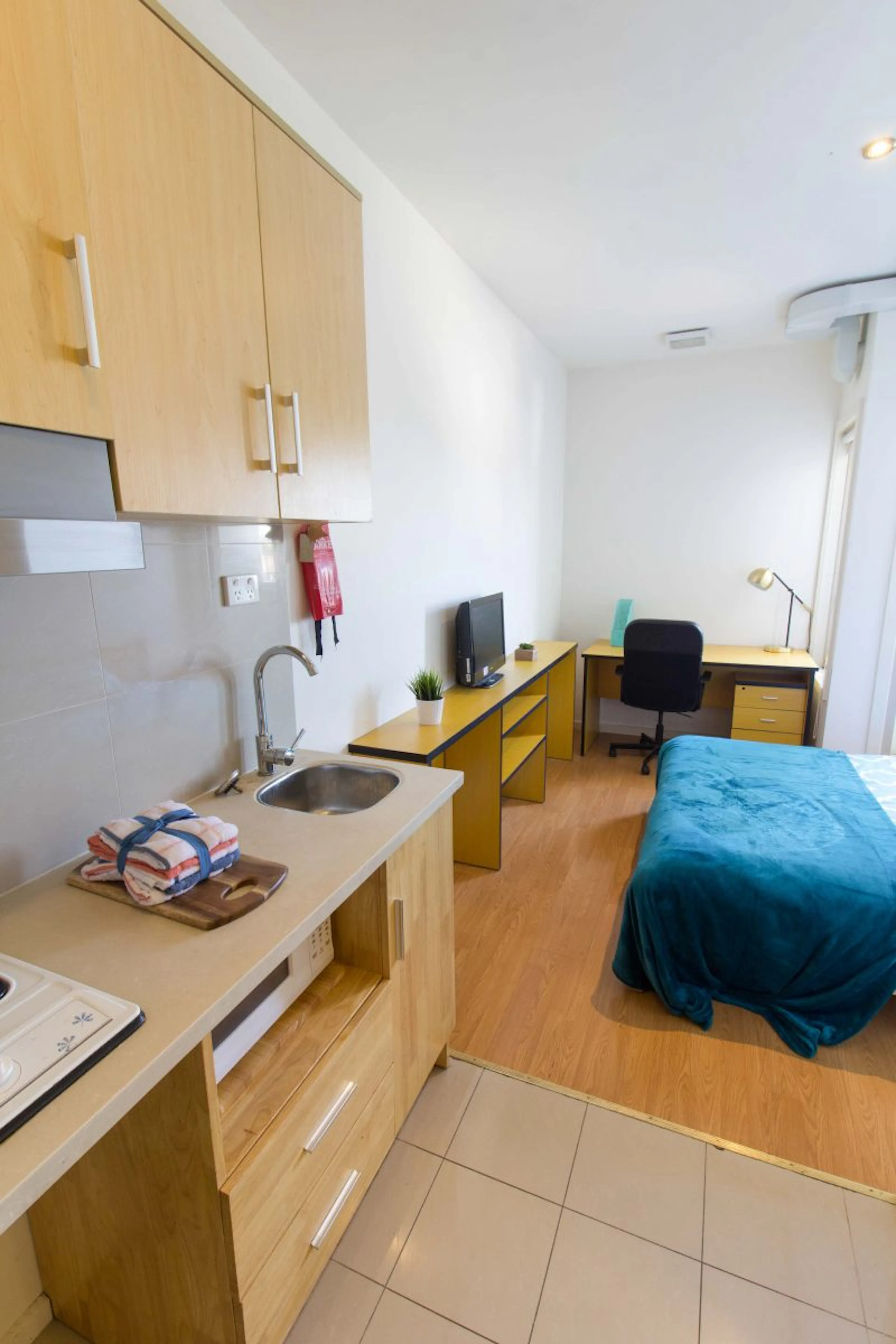 Medium Studio KITCHEN 4