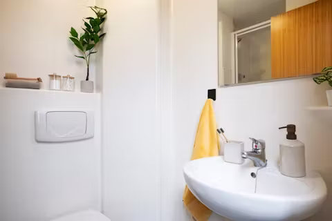 pacific-court-london-BATHROOM