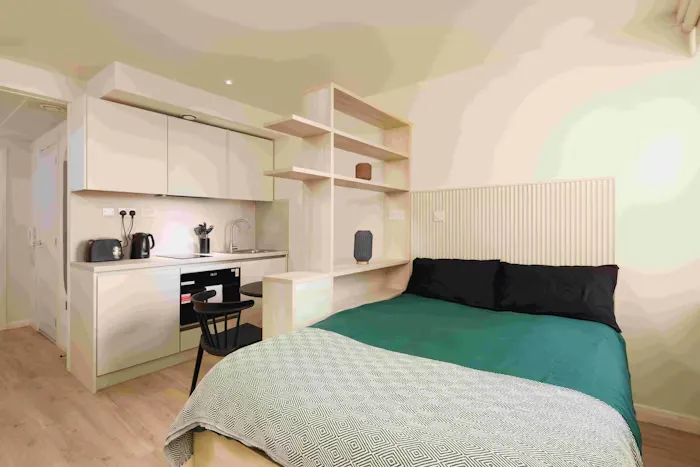 Studio Bronze - Top Floor (New Style)