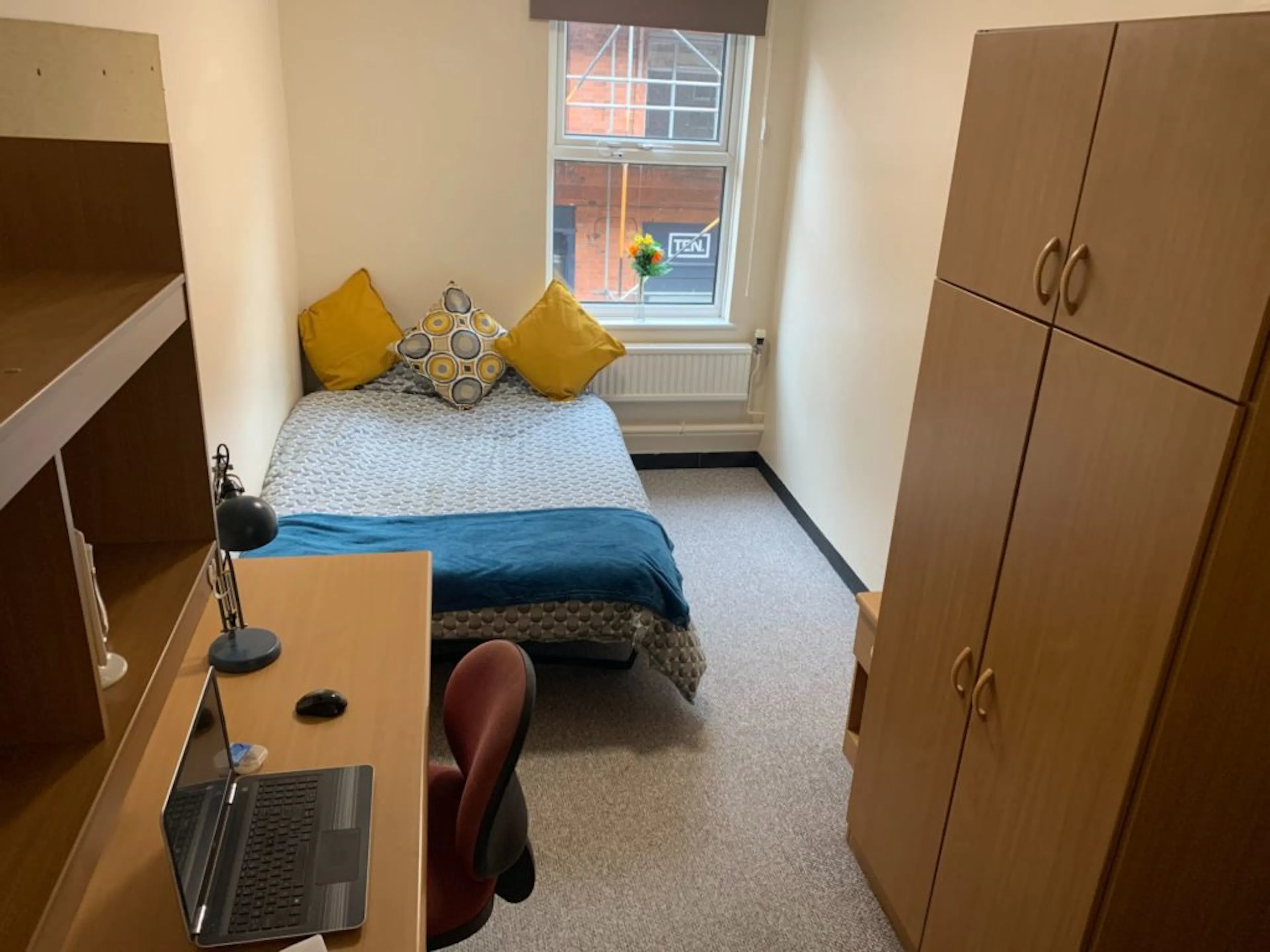 ROOM ROOM 1