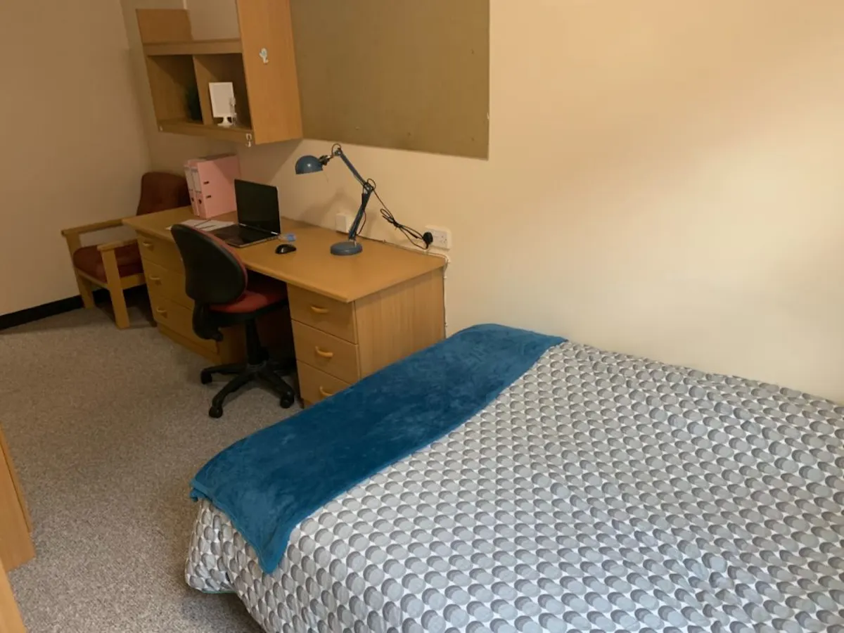 ROOM ROOM