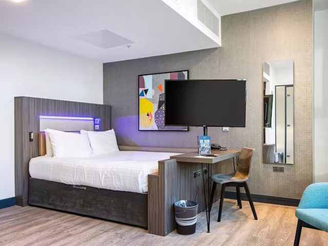 roomzzz-manchester-victoria-manchester-Neo Studio-1