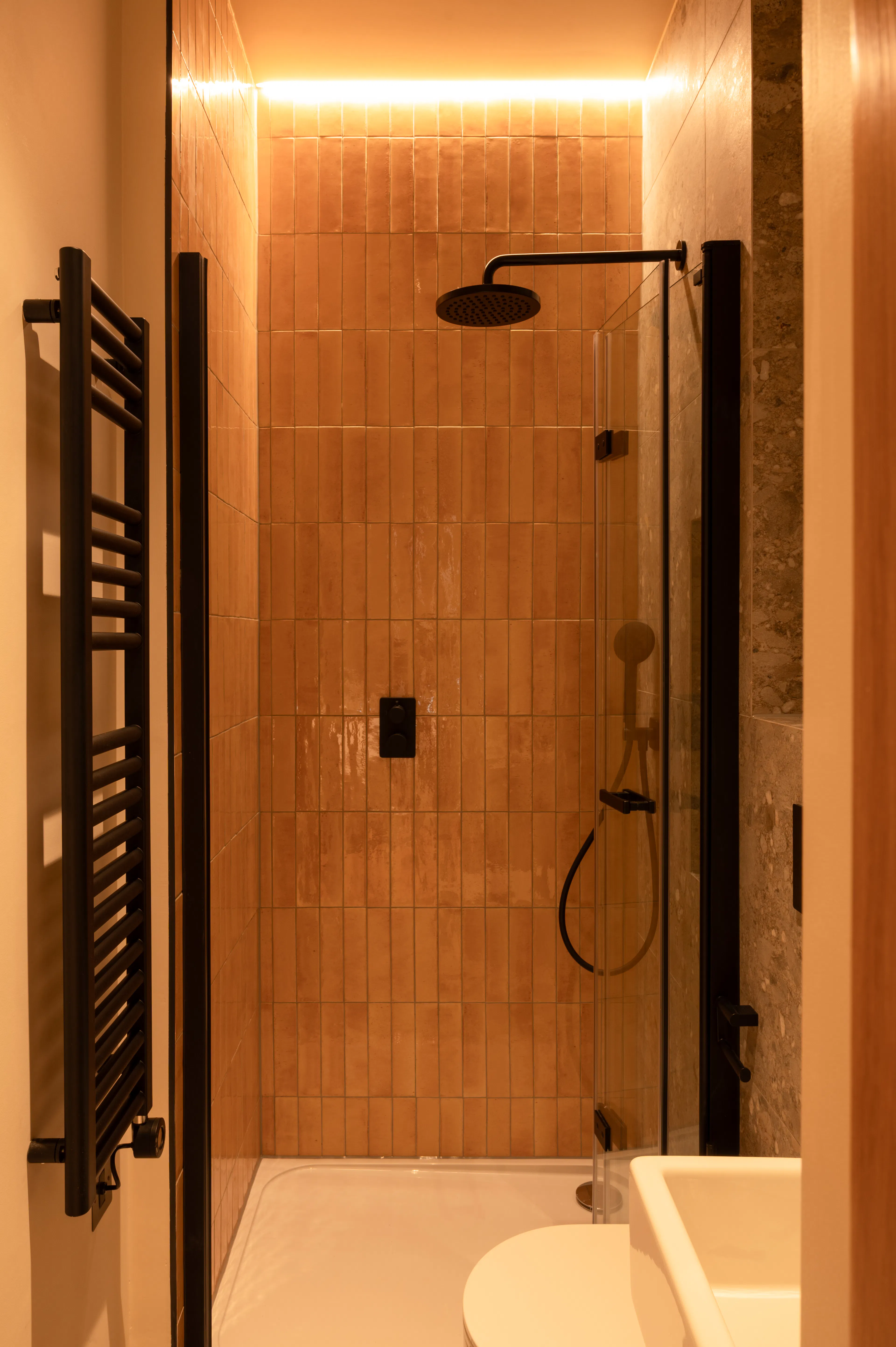 Standard Studio BATHROOM 2