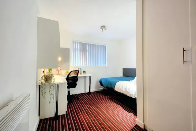 Two Bed Bronze Plus room image 1