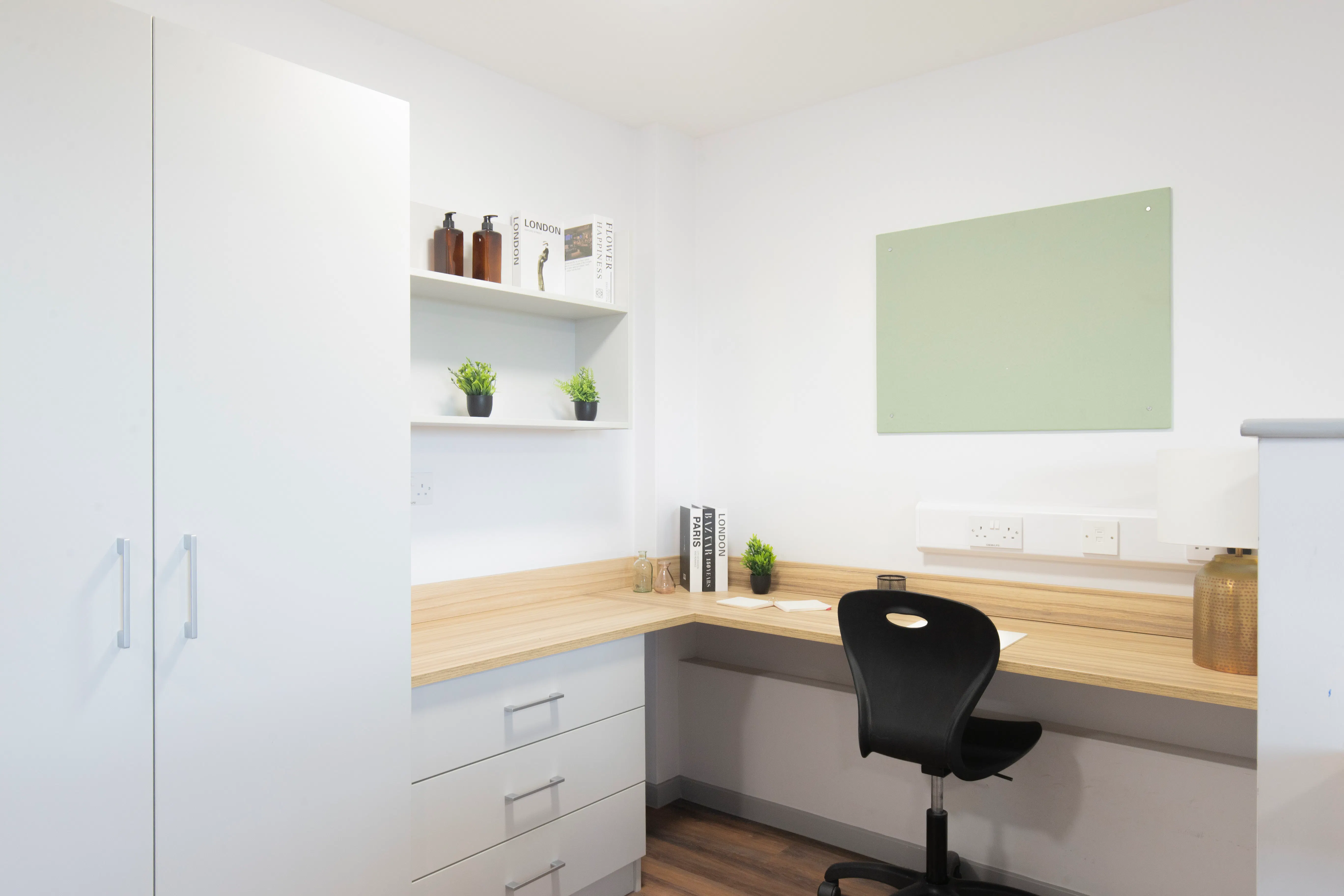 Premium Studio Newton Court