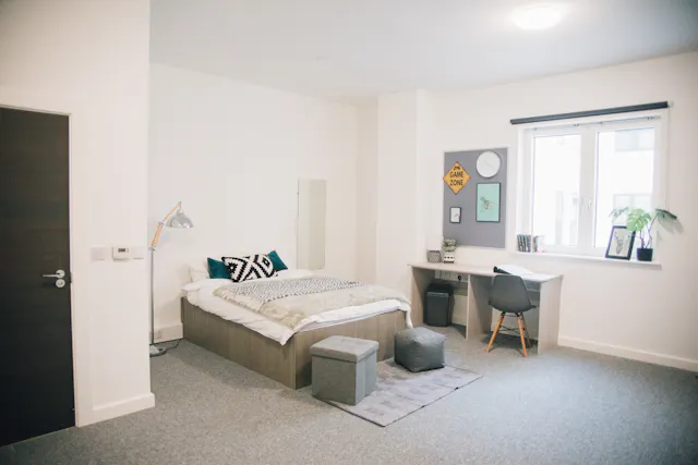 7 Bedroom Apartment room image 1