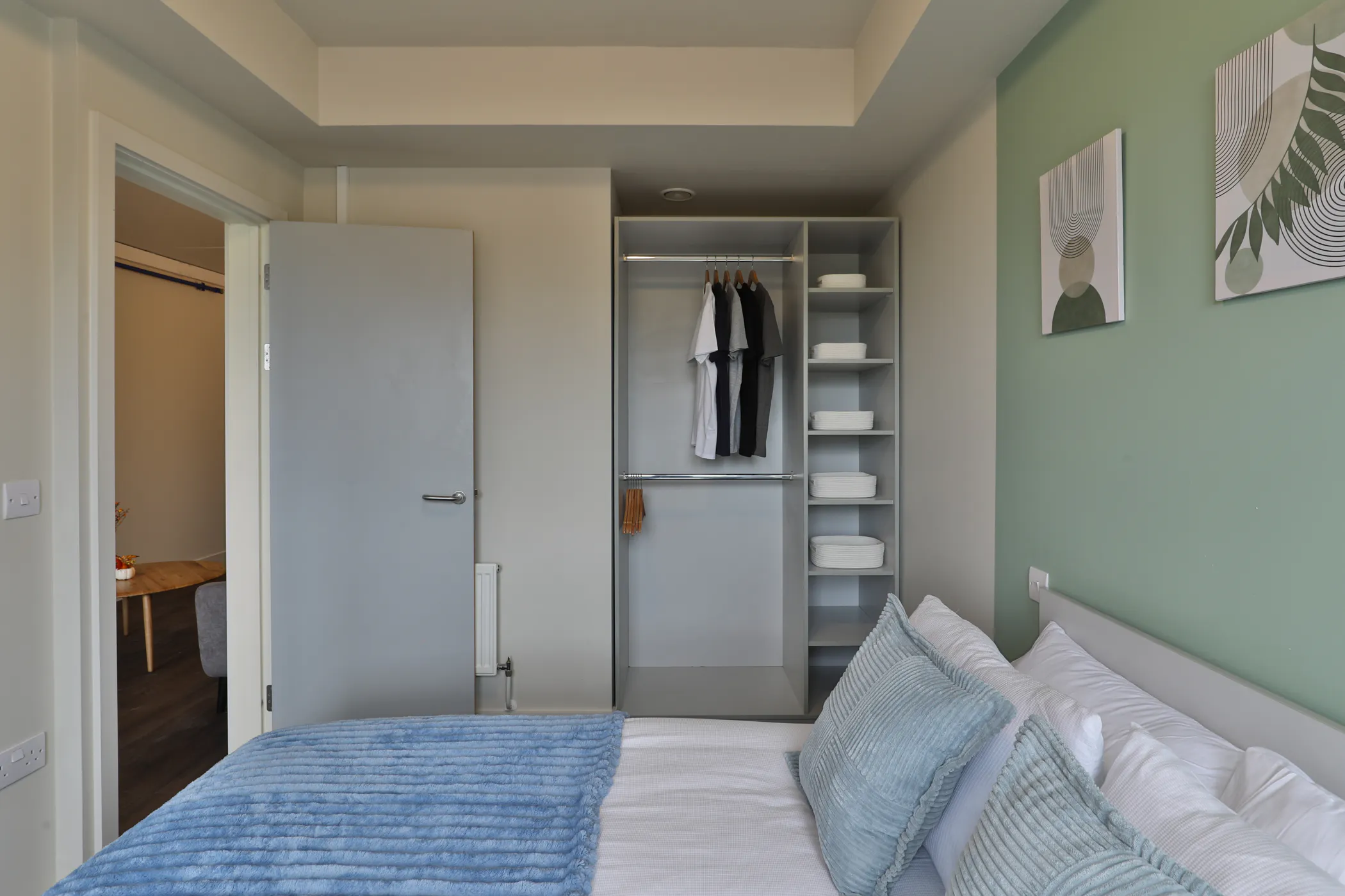 1 Bedroom Apartment ROOM 2