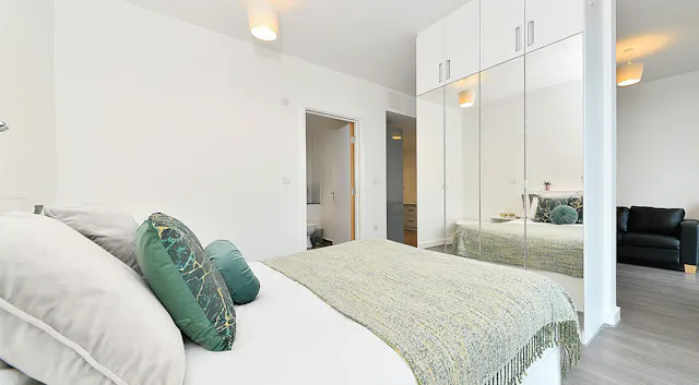 One Bed Apartment room image 2