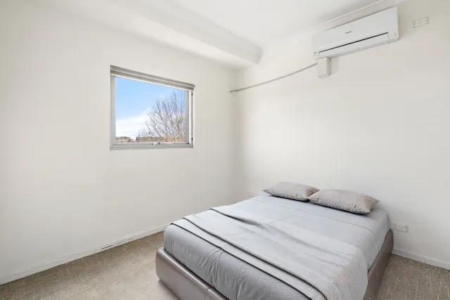 One Bedroom Apartment room image 1