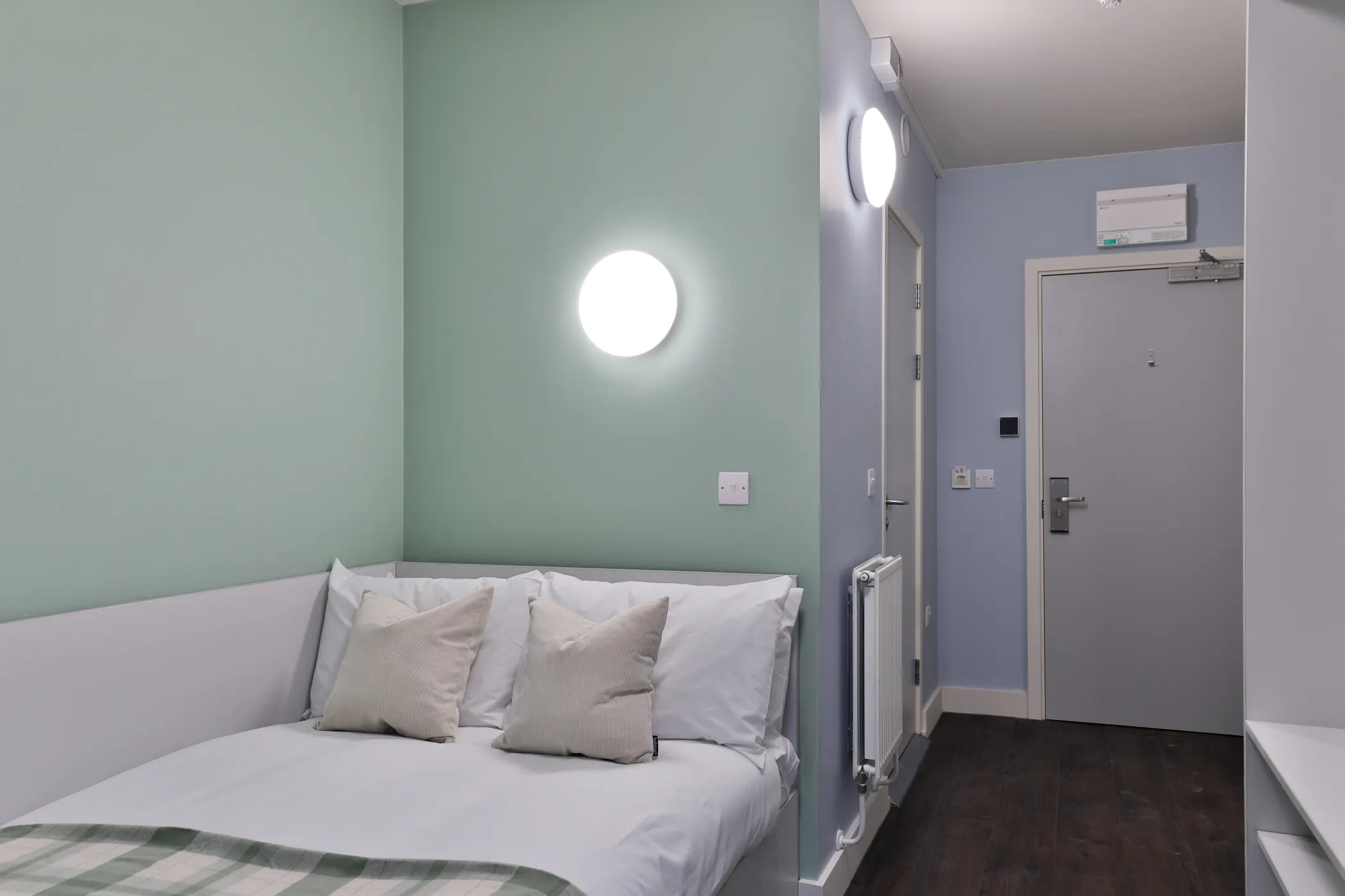 Bronze En-Suite