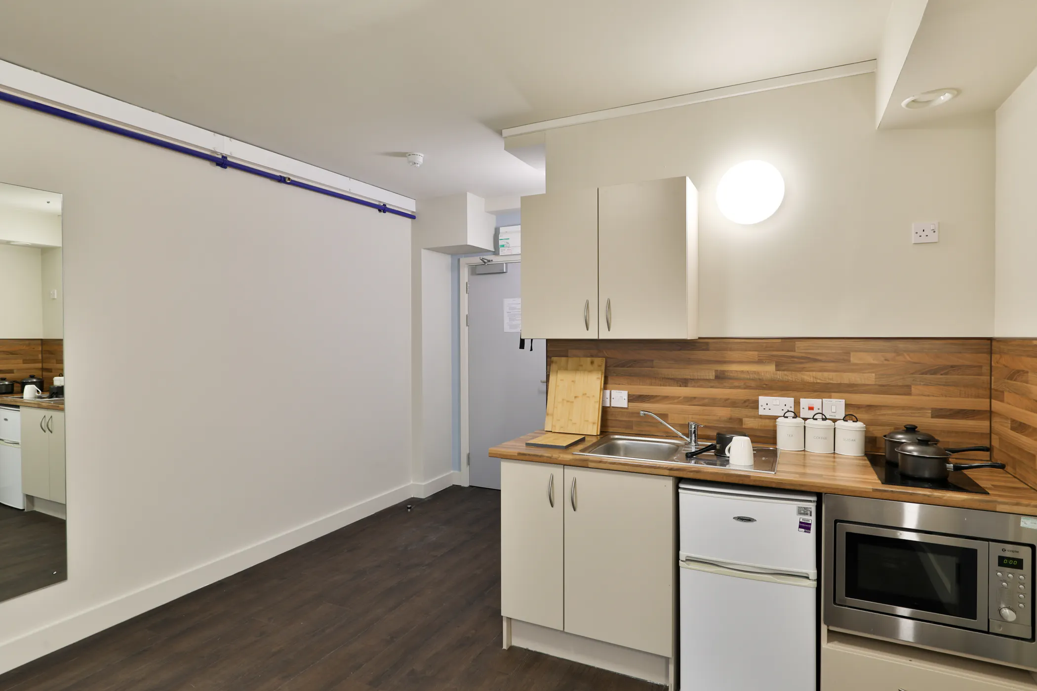 1 Bedroom Apartment